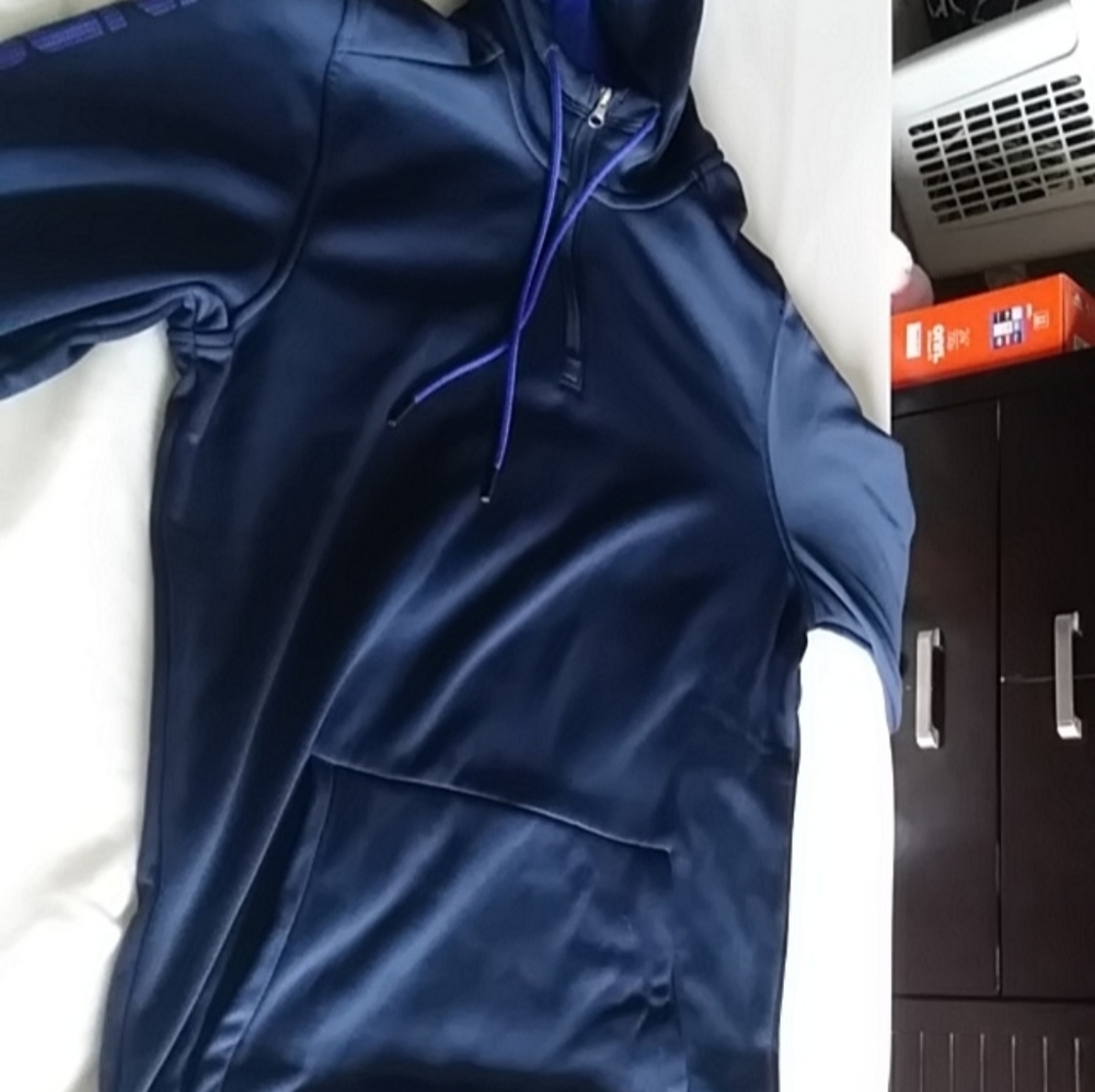 Men Under Armour sweater